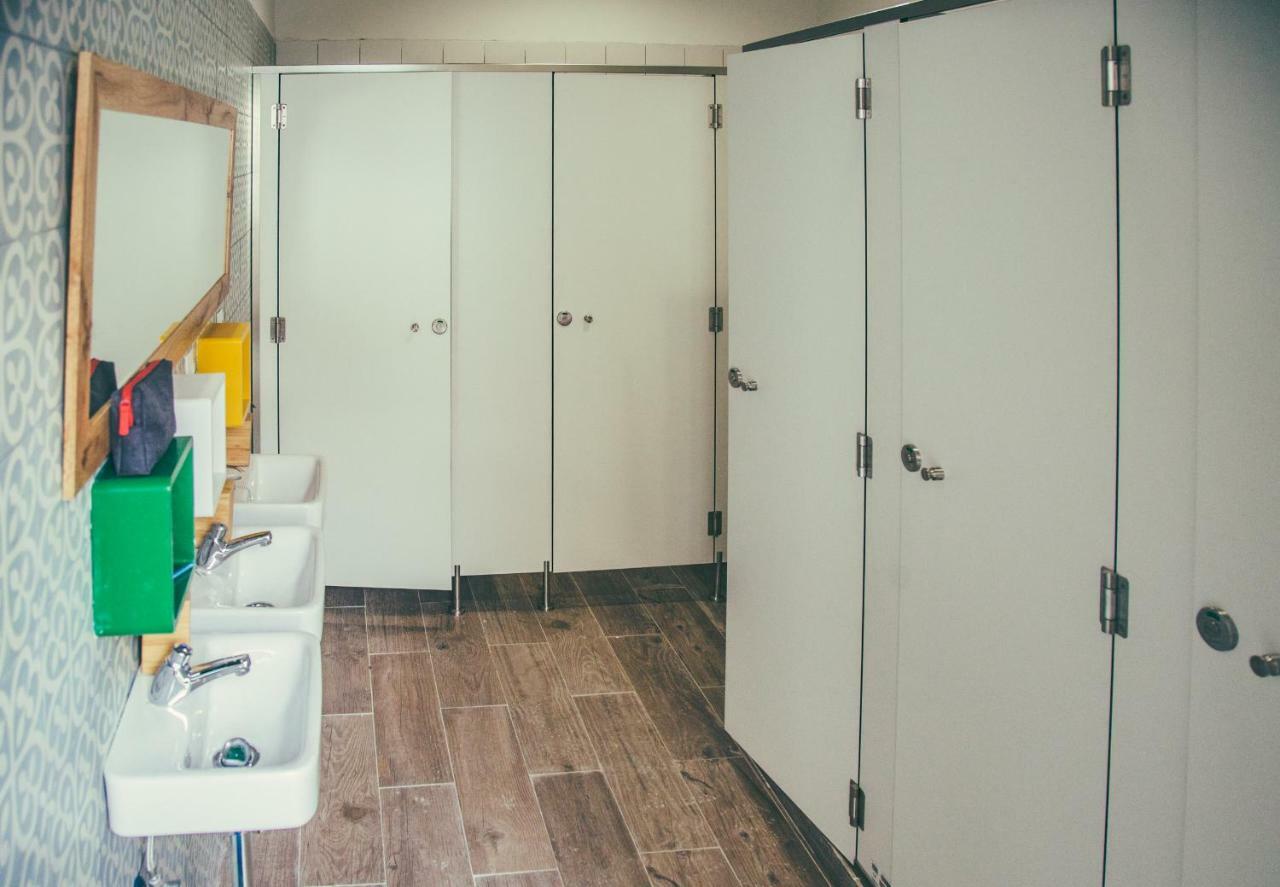 South - Service Center Hostal